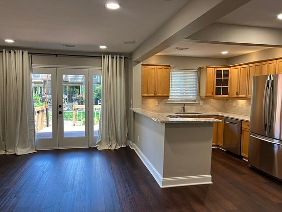 4th image of 1135 Riverbend Club Dr SE