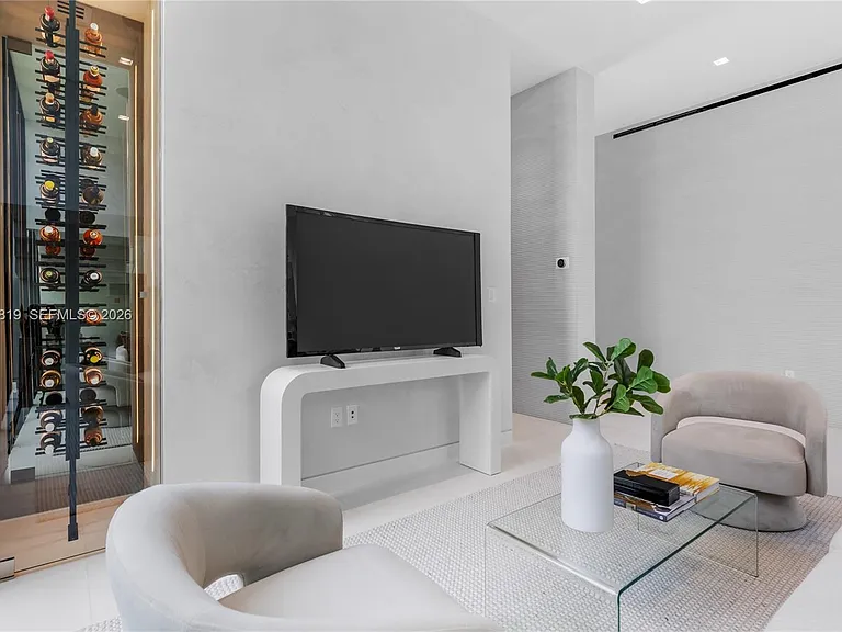 4504 Sheridan Ave — Photo 7
