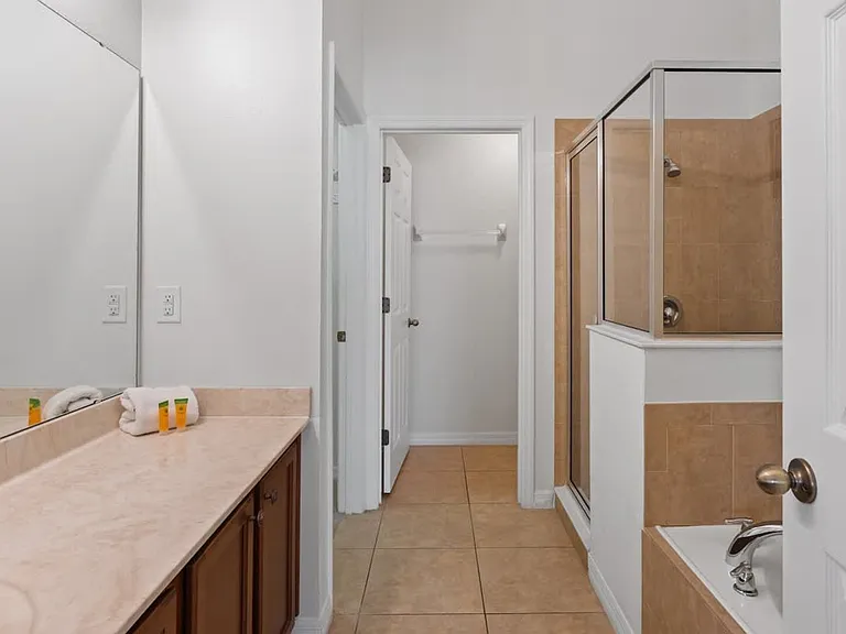 Dharma Cir — Photo 32
