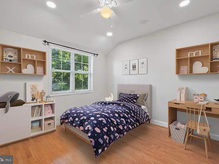 2512 N Dearing St — Photo 17