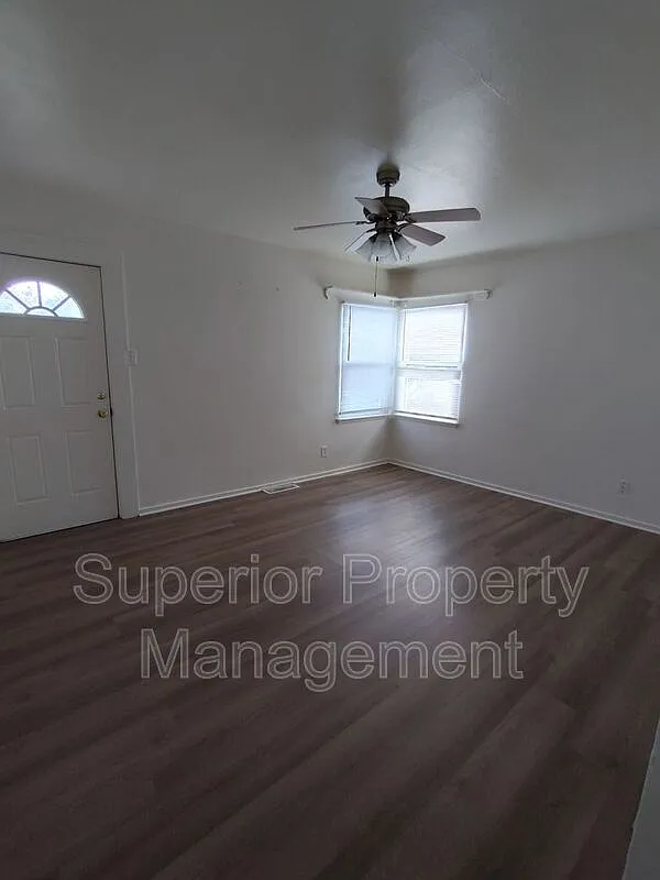 2 bed, 1.0 bath, 625 sqft, $1,325 — Photo 2