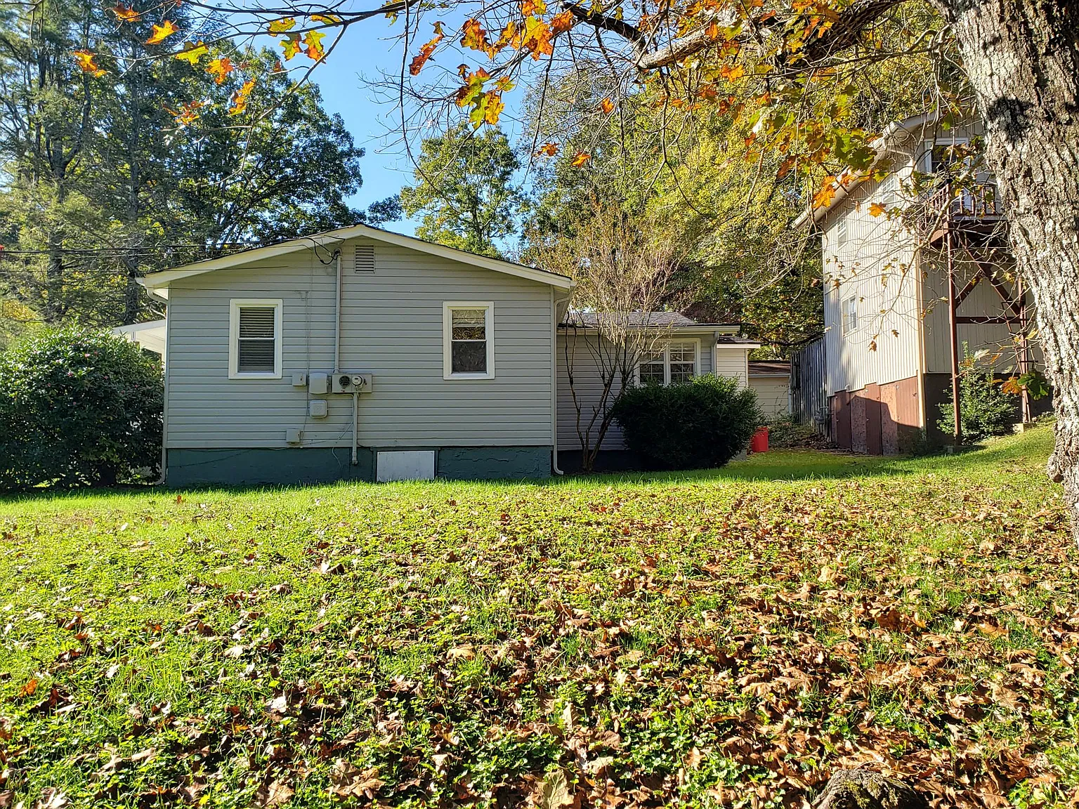 3007 Wilson Ave — Photo 3
