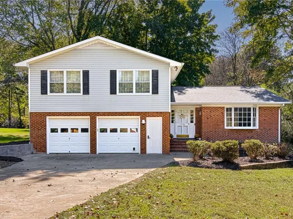 4502 Bromley Dr, Greensboro, NC 27406