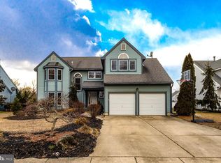 21 Edinburgh Ln, Mount Laurel, NJ 08054