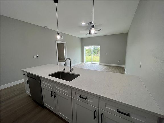 3rd image of 12128 Henley Ave
