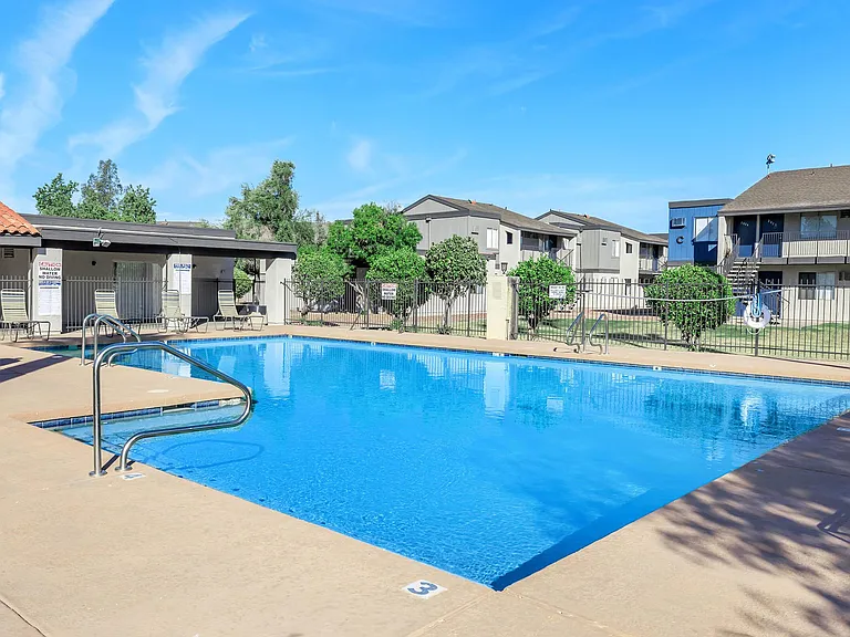 Los Vecinos Apartments — Photo 3