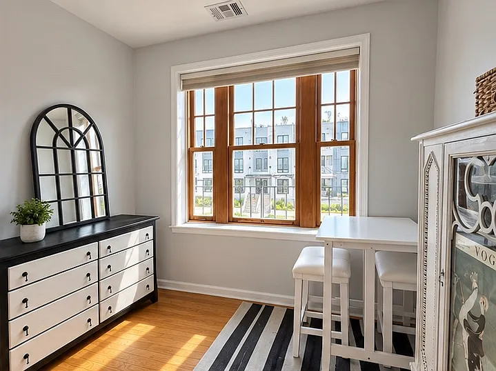 2 bed, 620 sqft, $2,800 — Photo 2