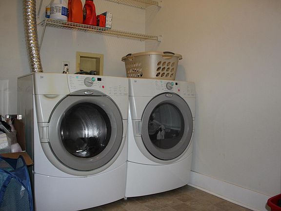 5th image of 423 Pine Pl SE
