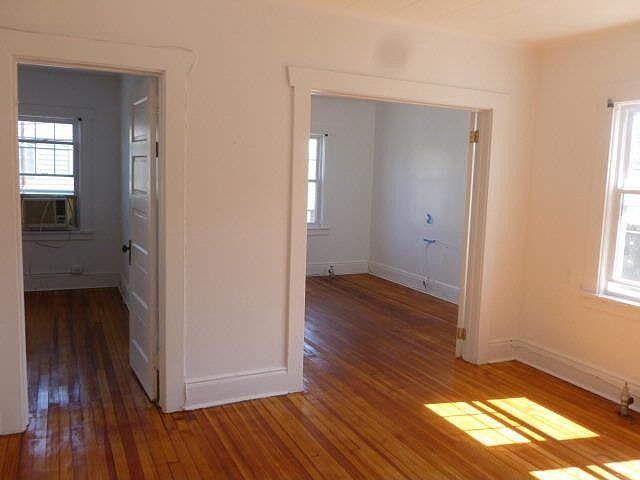 2nd image of 190 W Englewood Ave
