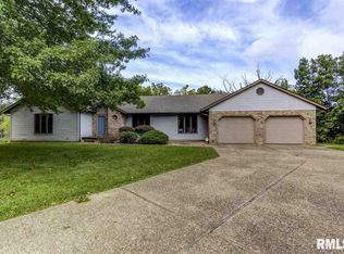 52 Frontier Lake Dr, Springfield, IL 62707