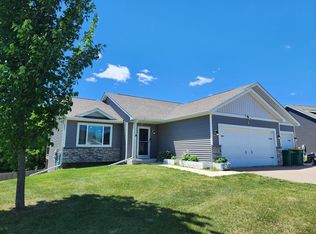 917 Mulberry Ave NE, Montgomery, MN 56069