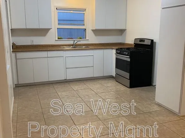 123 W Jason St APT C, Encinitas, CA 92024