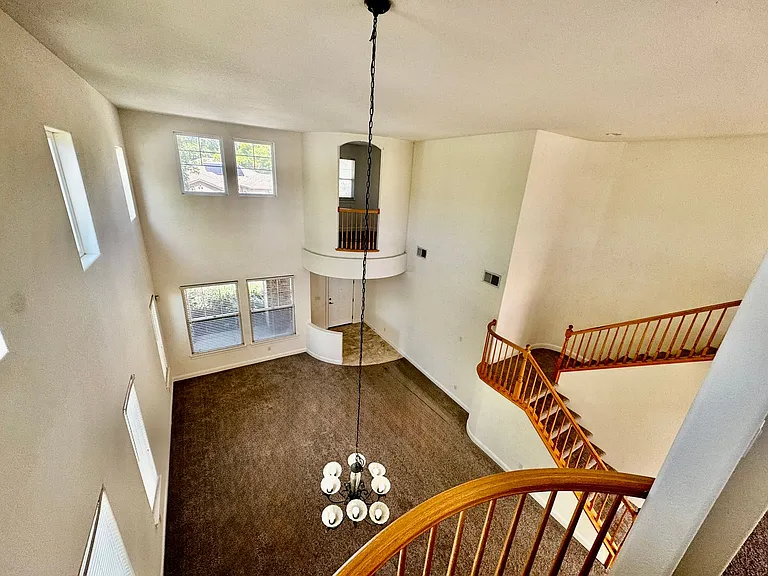 1902 Foster Way — Photo 15