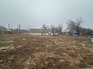 101 Villa Ridge #6, Poteet, TX 78065