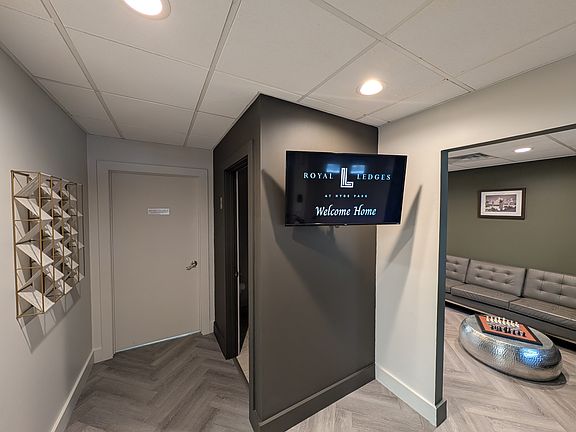 Office and Amenity Center Entrance