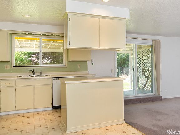 5th image of 3805 Pine St