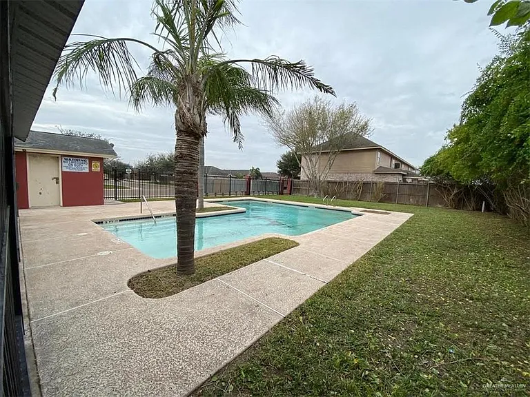 1509 Phoenix St — Photo 15