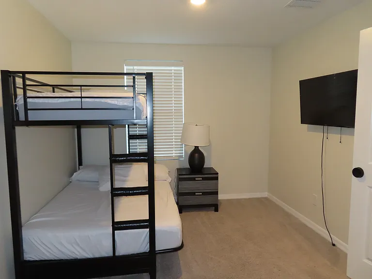 1537 Discovery St — Photo 28