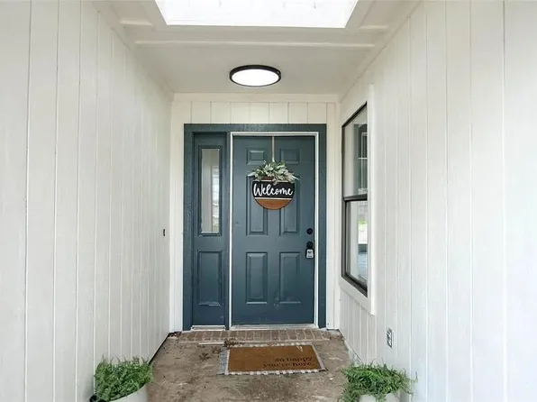 4002 Blueridge Ct, Arlington, TX 76016
