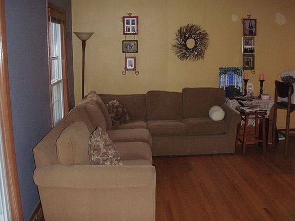 4th image of 4044 N Pioneer Ave