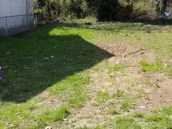 1121 Upland St, Chester, PA 19013