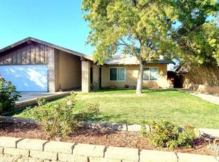 828 Kinnett Ave, Ridgecrest, CA 93555