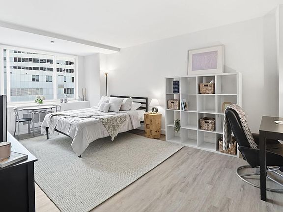 3rd image of 1121 Arlington Blvd APT 310