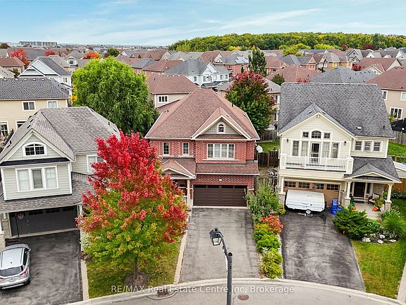 2nd image of 52 Bardoe Cres