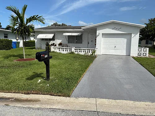 7470 NW 7th Pl Photo 1