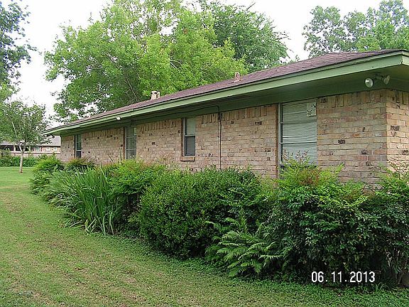 Side of this one story located on 2.93 acres.