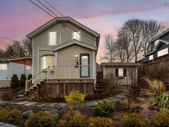 8 Eaton Ave, Halifax, NS B2Y 2X5