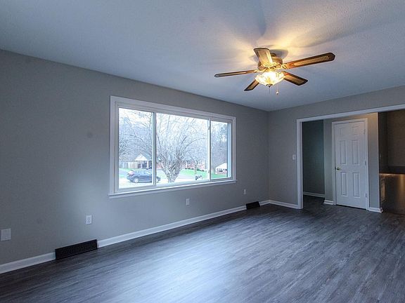 5th image of 126 Bradford Ln