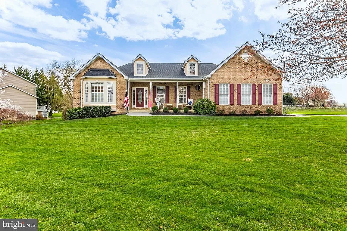 300 Dunlap Dr photo 1