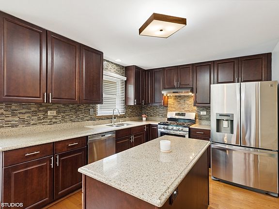 3rd image of 130 Marimac Ln