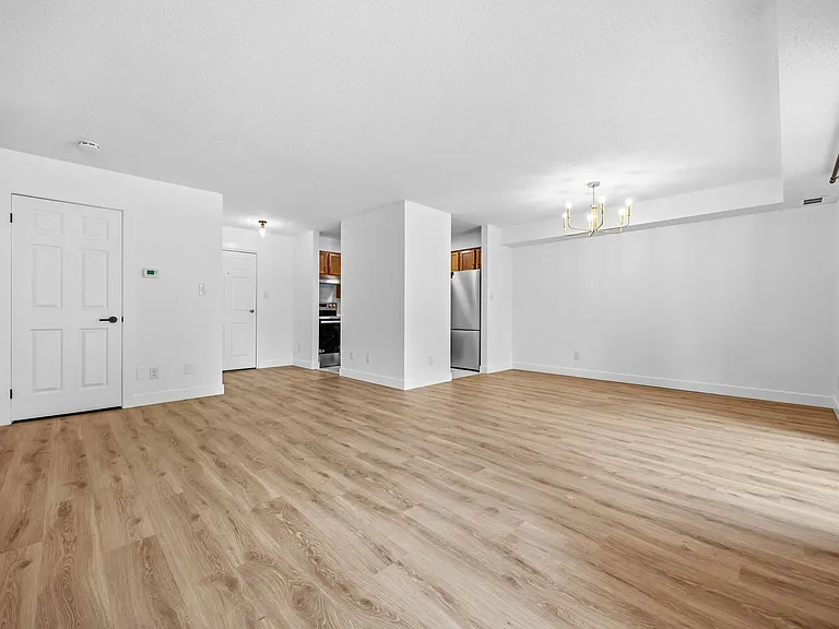 548 Front St #14 — Photo 5