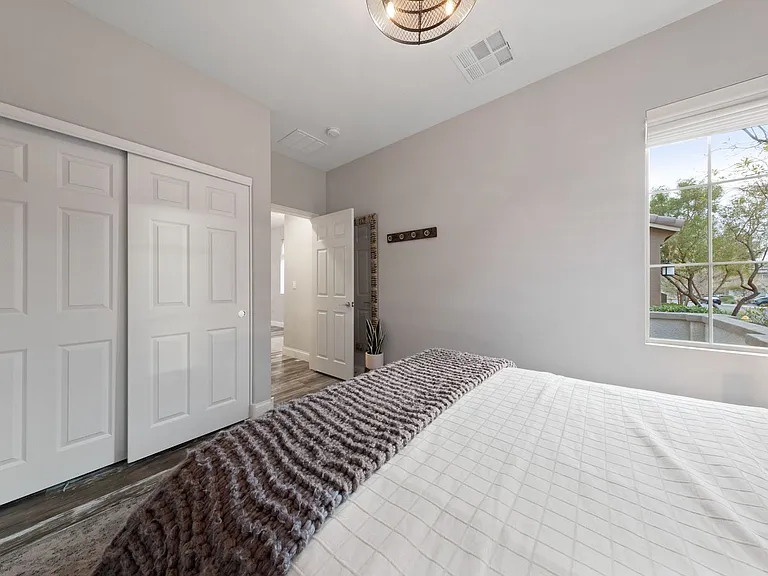 428 Vigo Port St — Photo 30