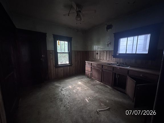 4th image of 4334 Glenn Ave