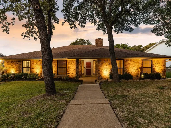 813 High Woods Trl, Fort Worth, TX 76112