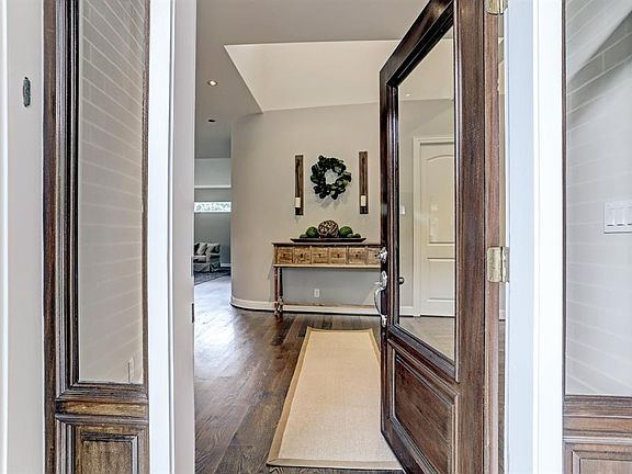 Welcome home to this recently updated/remodeled patio home. Stunning finishes in the home include wood floors, granite counter tops, new appliances, stand alone bathtub in the master ... come take a look.
