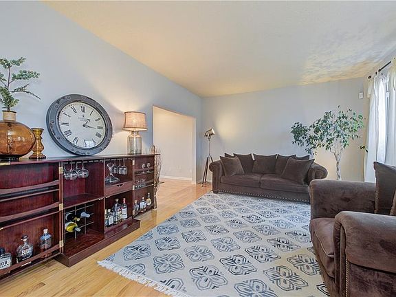 3rd image of 6948 Caribou Dr