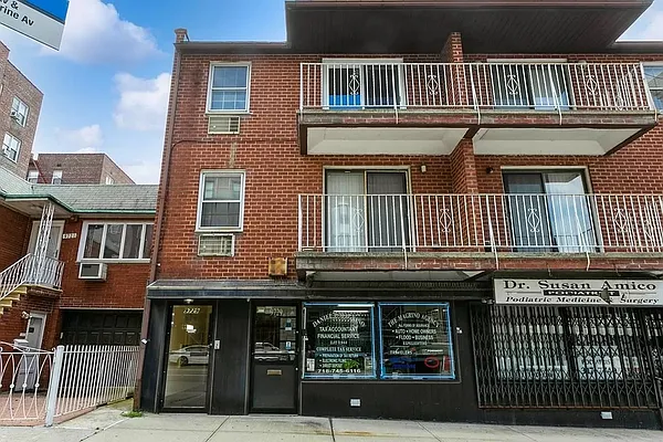 Rented by Douglas Elliman | media 27