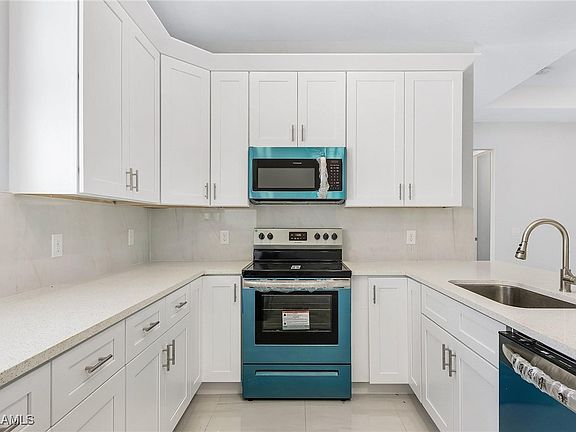 5th image of 209 NW 8th Ter