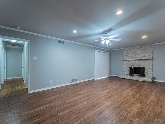 3rd image of 3209 Pecan Ln