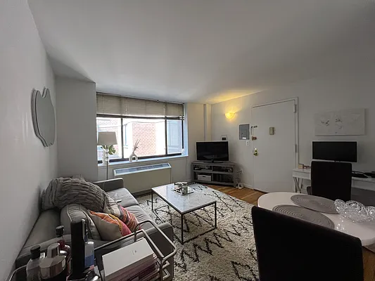 Rented by AZ REALTY NYC LLC | media 14