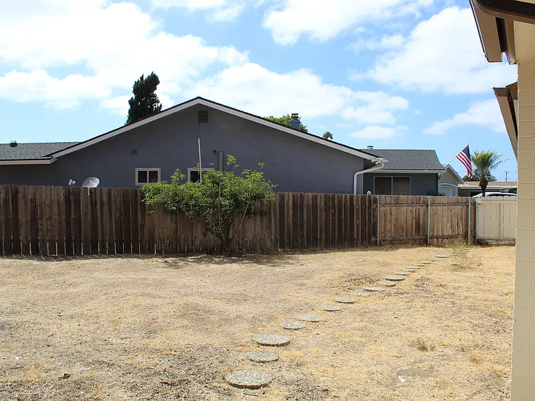 1135 Myra Ave — Photo 30