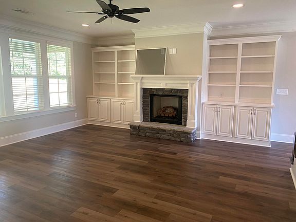 4th image of 654 River Oaks Lane
