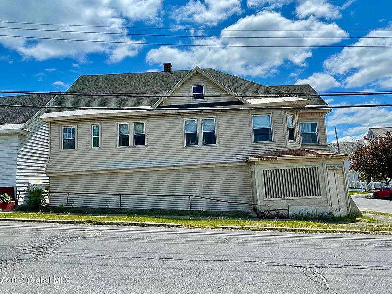 3rd image of 49 Lincoln Avenue