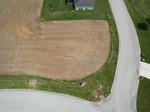 228 Walnut St, Damiansville, IL 62215