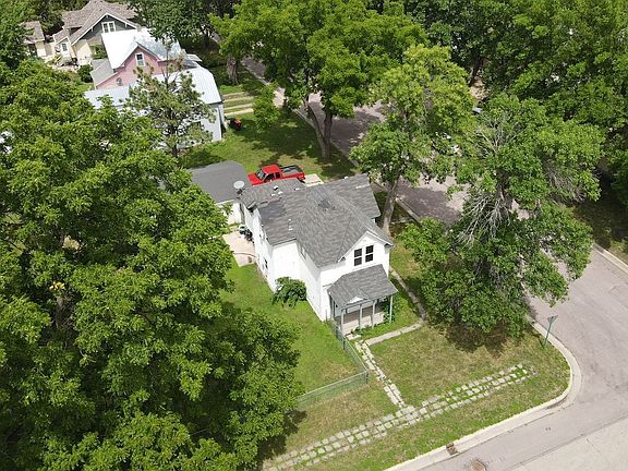 5th image of 402 W Grant St