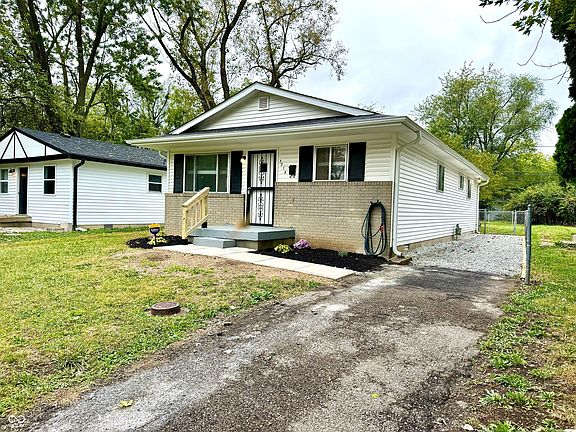 3rd image of 3318 N Whittier Pl